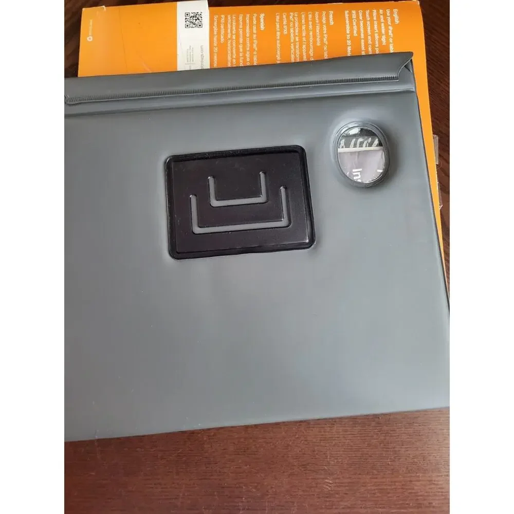 Travelon Waterproof Tablet Portfolio for iPad Tablet Protect Beach Pool Boat NEW